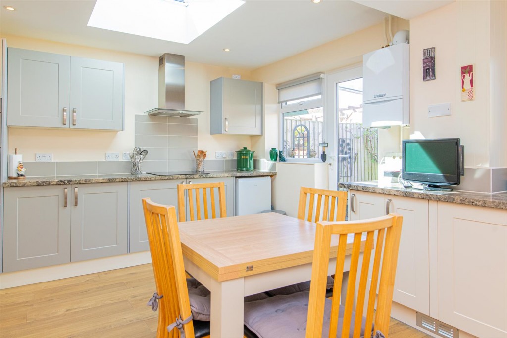 Images for Fallowfield, Wellingborough EAID:oscarjamesapi BID:6