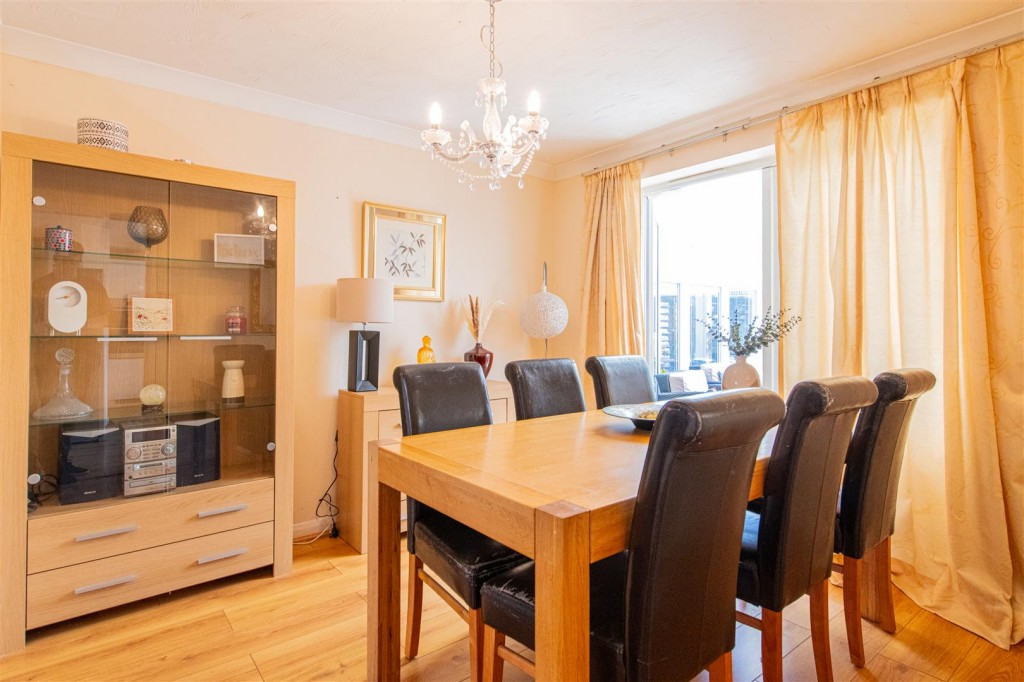 Images for Wilkie Close, Kettering EAID:oscarjamesapi BID:2