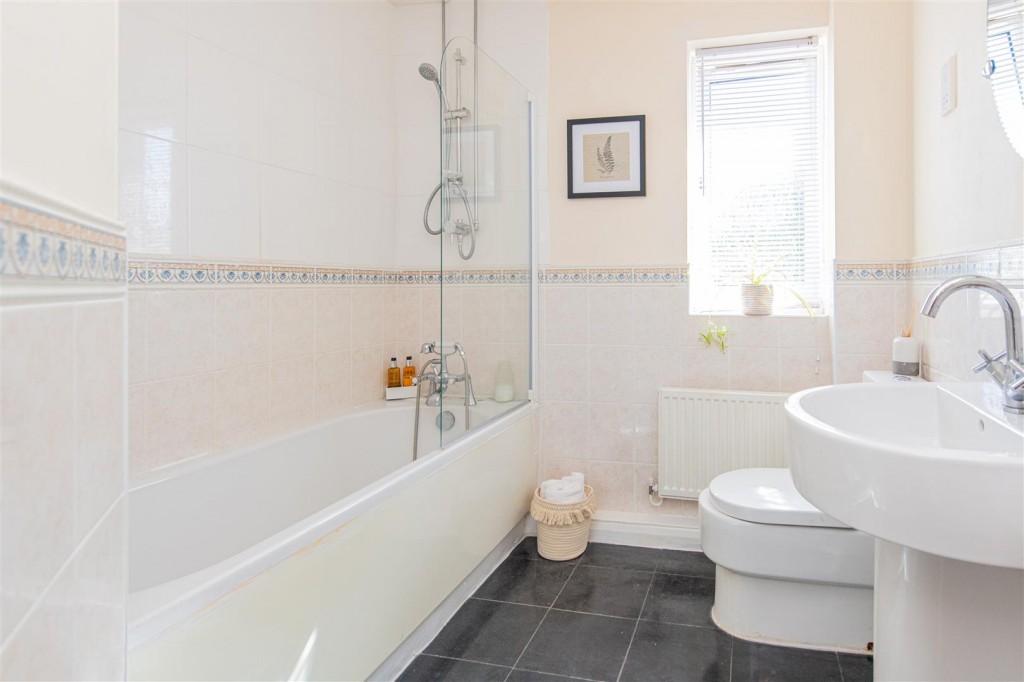 Images for Wilkie Close, Kettering EAID:oscarjamesapi BID:2