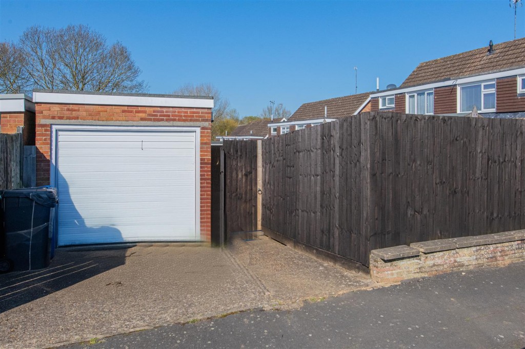 Images for Oban Close, Kettering EAID:oscarjamesapi BID:2