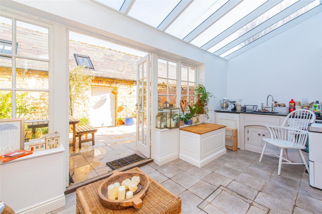 Images for Barton Road, Barton Seagrave, Kettering EAID:oscarjamesapi BID:2