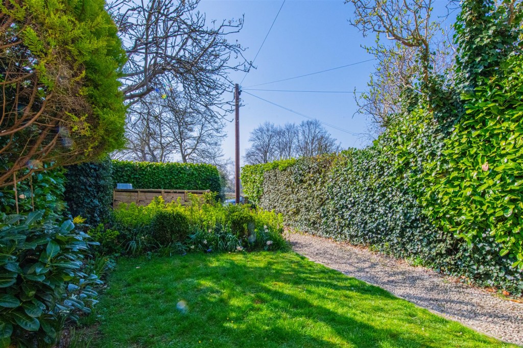 Images for Barton Road, Barton Seagrave, Kettering EAID:oscarjamesapi BID:2