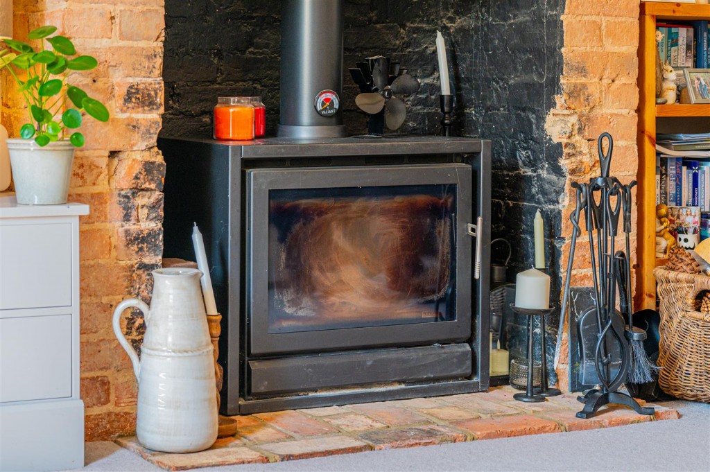 Images for Barton Road, Barton Seagrave, Kettering EAID:oscarjamesapi BID:2