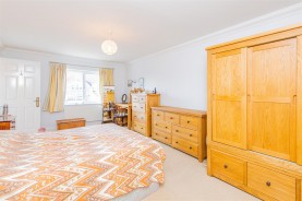 Images for Westley Close, Burton Latimer