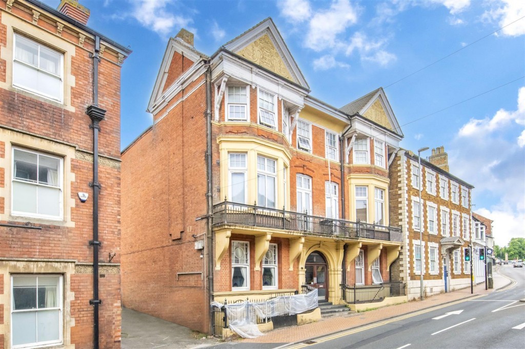 Images for High Street, Wellingborough EAID:oscarjamesapi BID:6