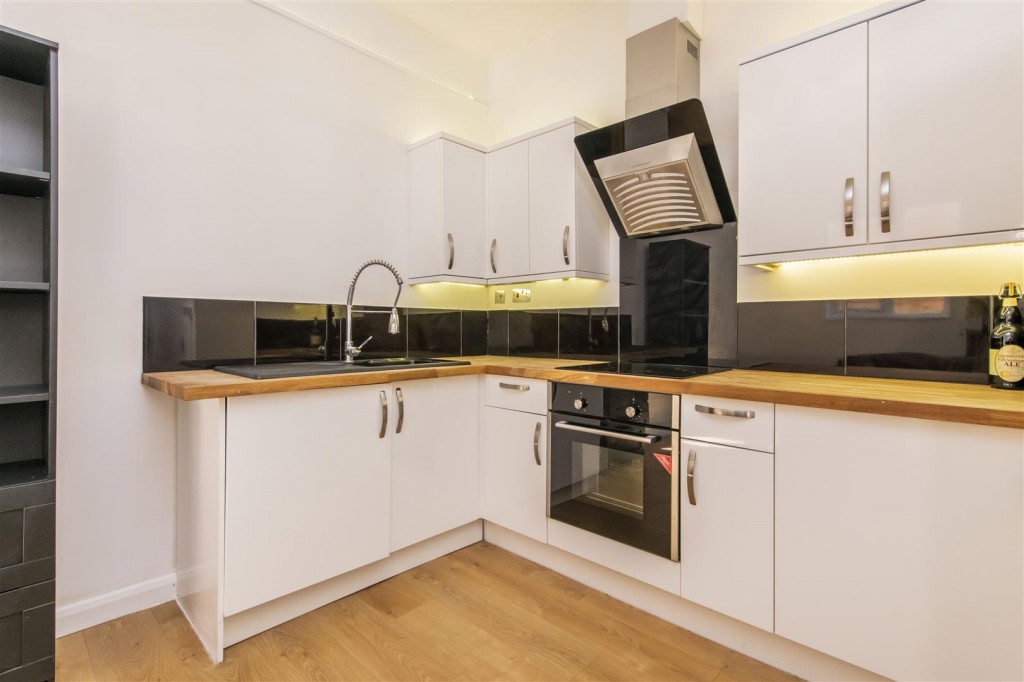 Images for High Street, Wellingborough EAID:oscarjamesapi BID:6