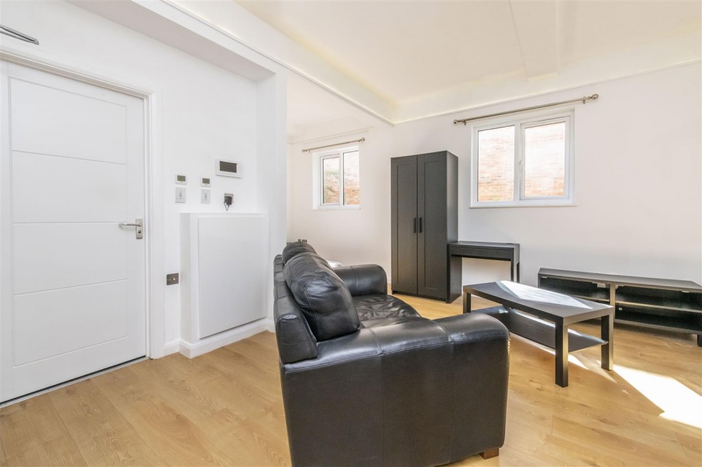 Images for High Street, Wellingborough EAID:oscarjamesapi BID:6