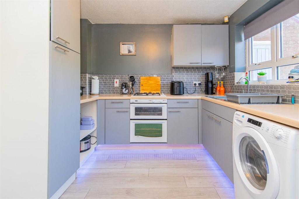 Images for Lupin Close, Kettering EAID:oscarjamesapi BID:2