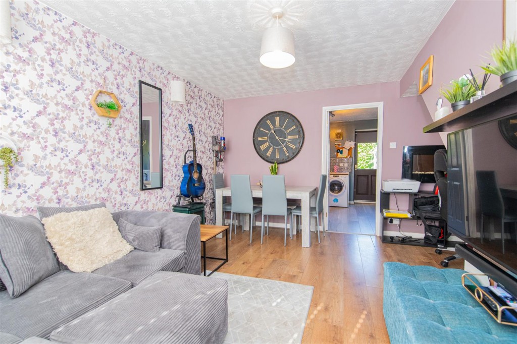 Images for Lupin Close, Kettering EAID:oscarjamesapi BID:2