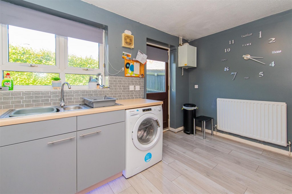 Images for Lupin Close, Kettering EAID:oscarjamesapi BID:2