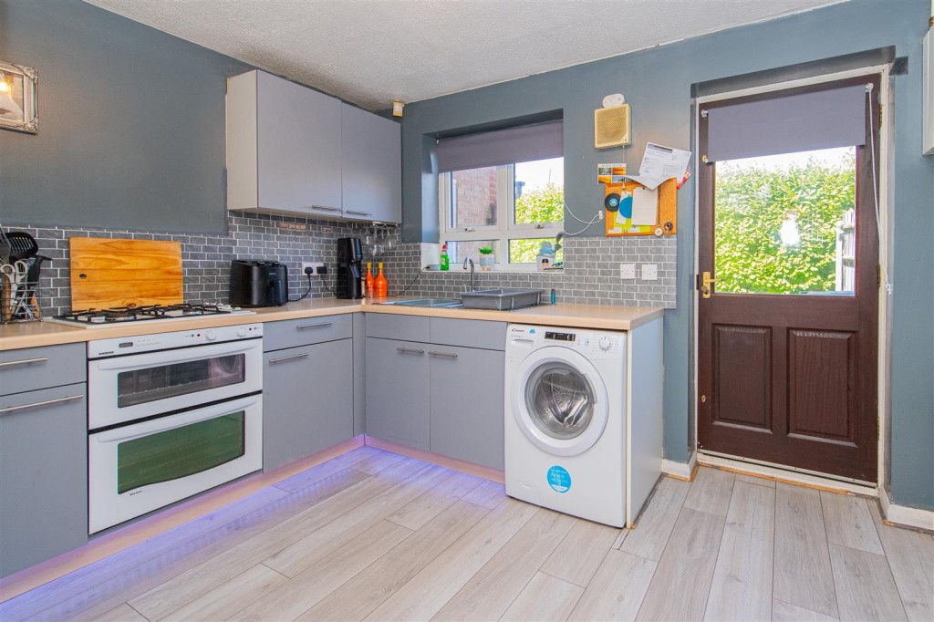 Images for Lupin Close, Kettering EAID:oscarjamesapi BID:2