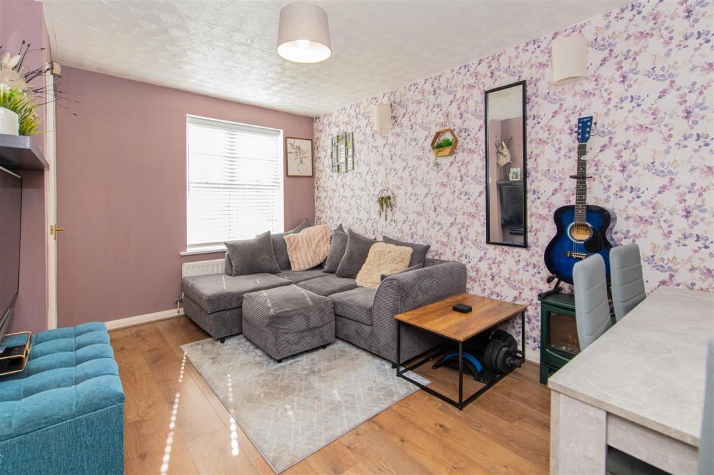 Images for Lupin Close, Kettering EAID:oscarjamesapi BID:2