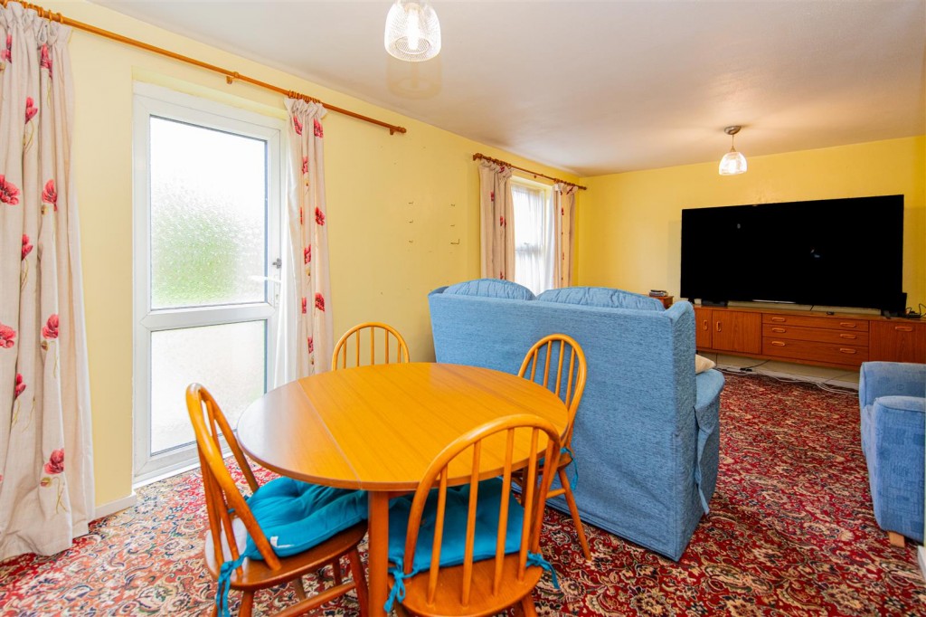 Images for Robin Lane, Wellingborough EAID:oscarjamesapi BID:6