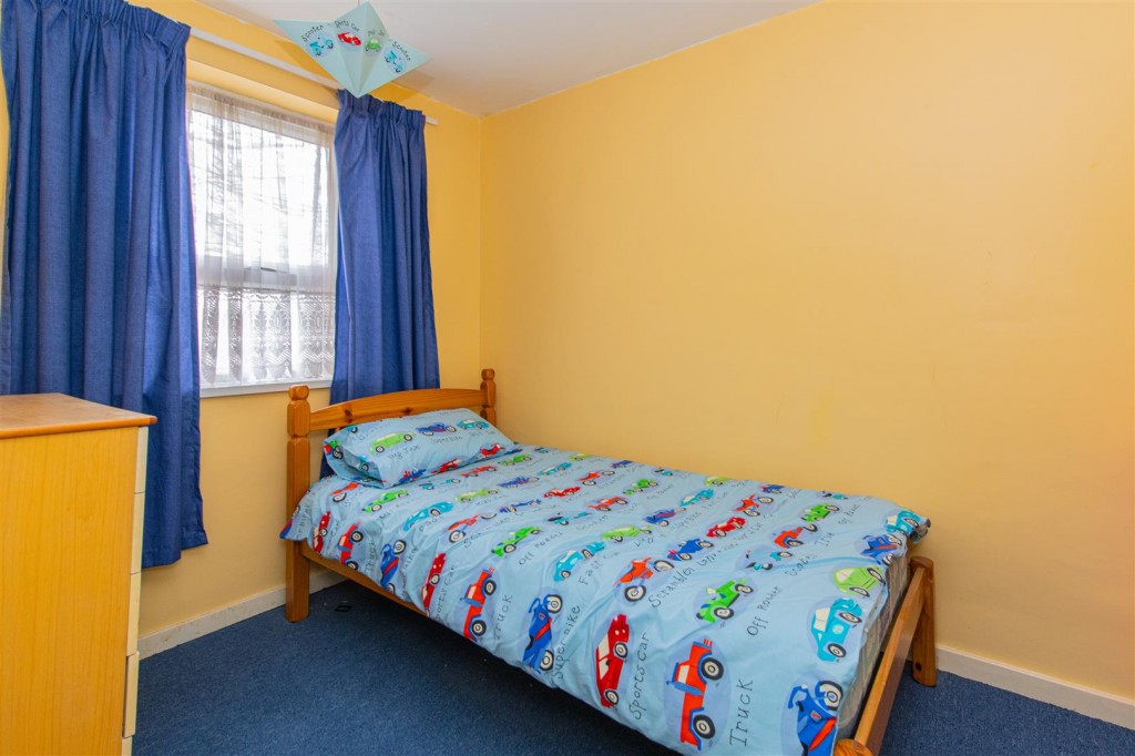 Images for Robin Lane, Wellingborough EAID:oscarjamesapi BID:6