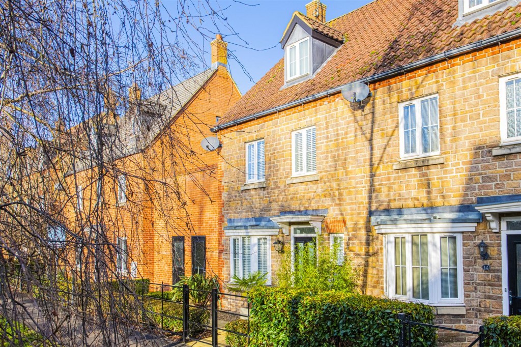 Images for Blackbridge Court, Thrapston, Kettering EAID:oscarjamesapi BID:2