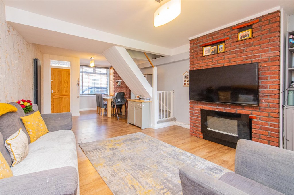Images for Spencer Street, Burton Latimer EAID:oscarjamesapi BID:3