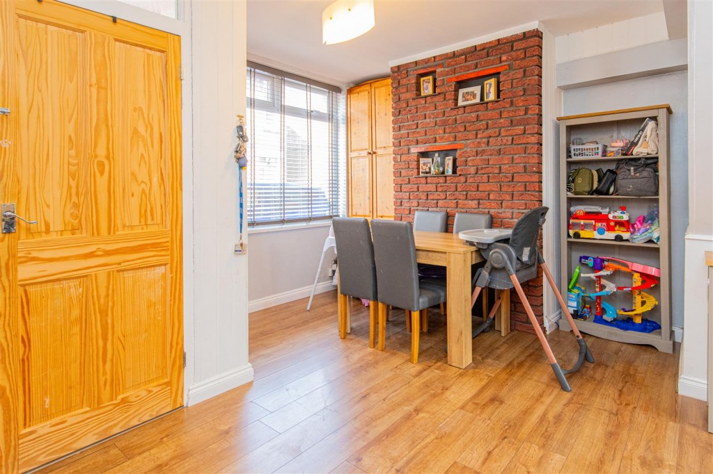 Images for Spencer Street, Burton Latimer EAID:oscarjamesapi BID:3