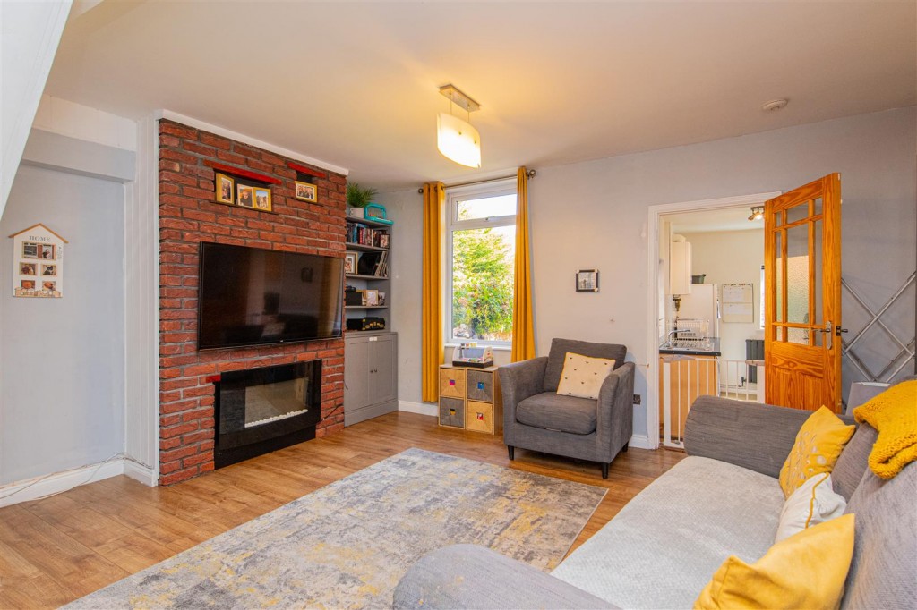 Images for Spencer Street, Burton Latimer EAID:oscarjamesapi BID:3