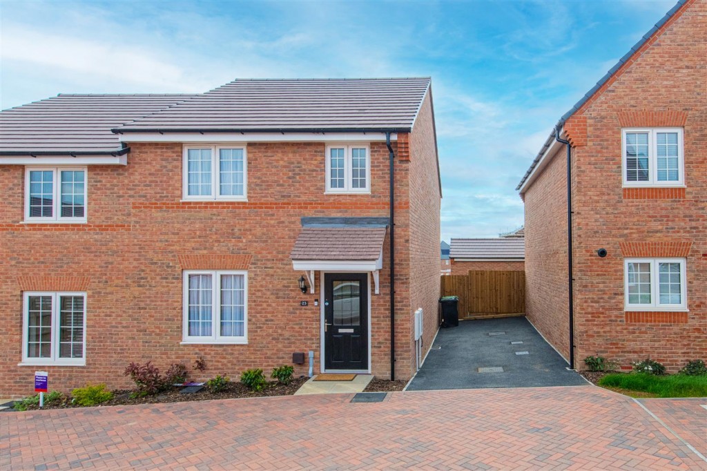 Images for Ayrton Close, Barton Seagrave EAID:oscarjamesapi BID:3