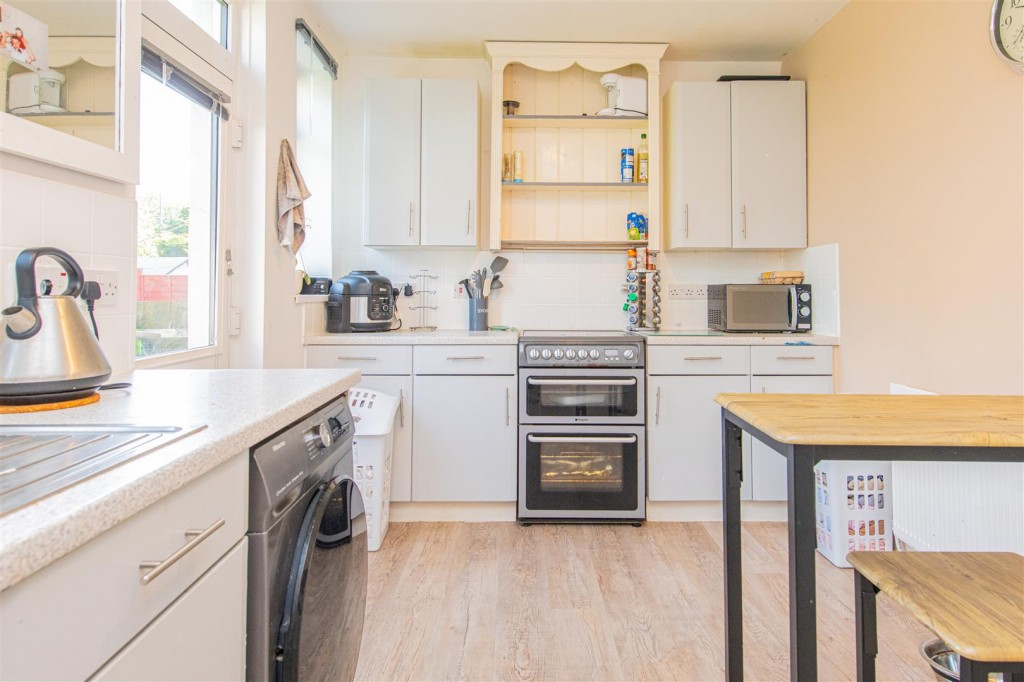 Images for Kenmuir Crescent, Northampton EAID:oscarjamesapi BID:1