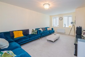 Images for Simpson Close, Weldon