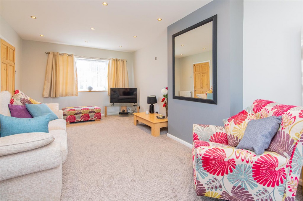 Images for Priory Road, Wollaston, Wellingborough EAID:oscarjamesapi BID:6