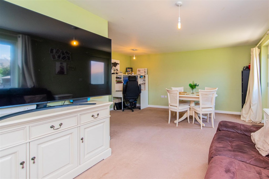 Images for Mowbray Place, Barton Seagrave EAID:oscarjamesapi BID:3