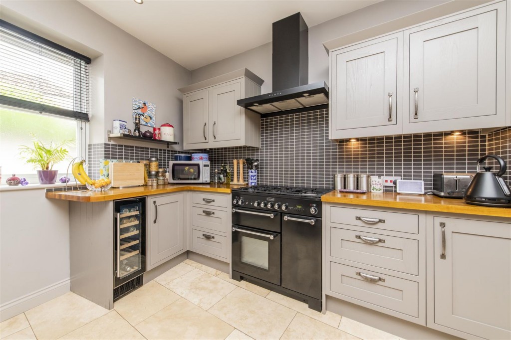 Images for High Street, Broughton EAID:oscarjamesapi BID:2
