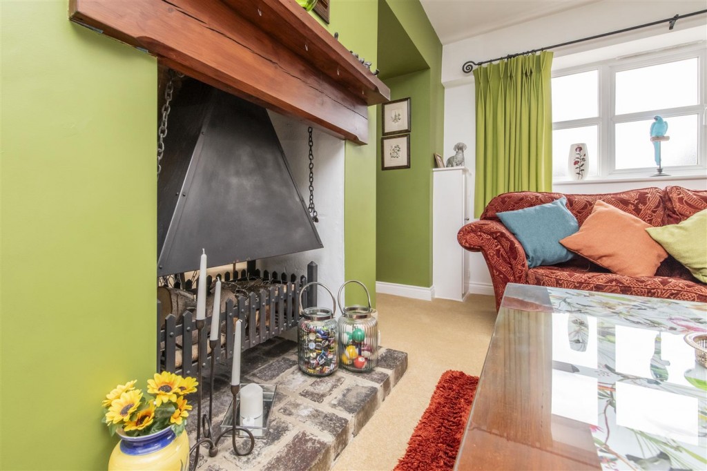 Images for High Street, Broughton EAID:oscarjamesapi BID:2