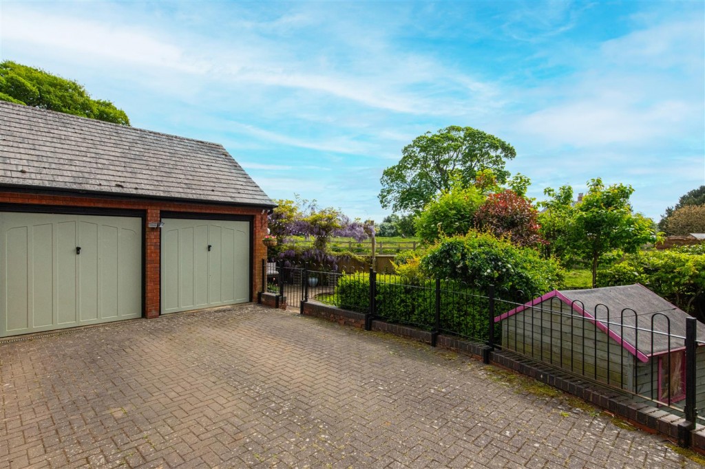 Images for Hall Close, Naseby, Northampton EAID:oscarjamesapi BID:5