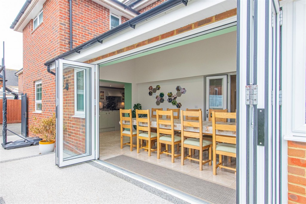 Images for Southwell Lane, Barton Seagrave, Kettering EAID:oscarjamesapi BID:2