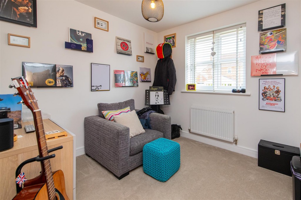 Images for Blackcurrant Grove, Higham Ferrers EAID:oscarjamesapi BID:8