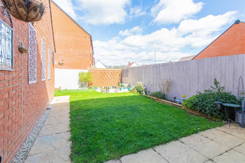 Images for Fallow Road, Rothwell EAID:oscarjamesapi BID:2