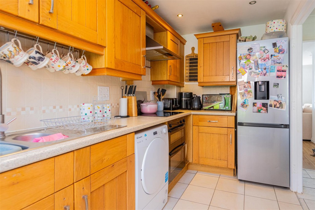 Images for Celtic Close, Higham Ferrers EAID:oscarjamesapi BID:8