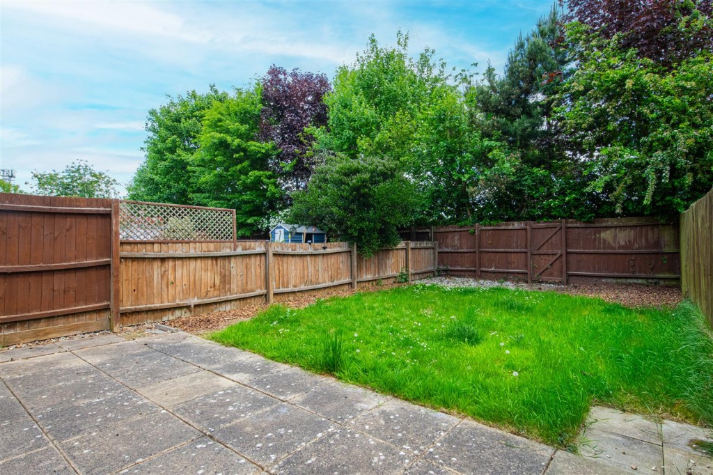 Images for Bede Close, Higham Ferrers EAID:oscarjamesapi BID:8