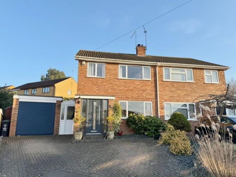Clare Walk, Higham Ferrers - EAID:oscarjamesapi, BID:8
