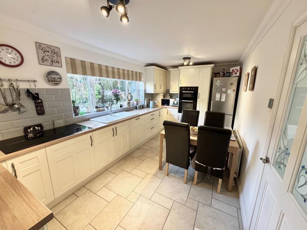 Images for Clare Walk, Higham Ferrers EAID:oscarjamesapi BID:8