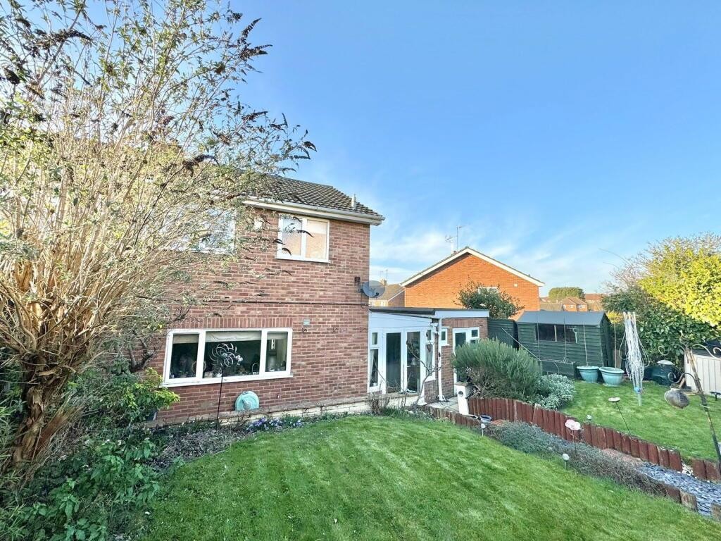 Images for Clare Walk, Higham Ferrers EAID:oscarjamesapi BID:8