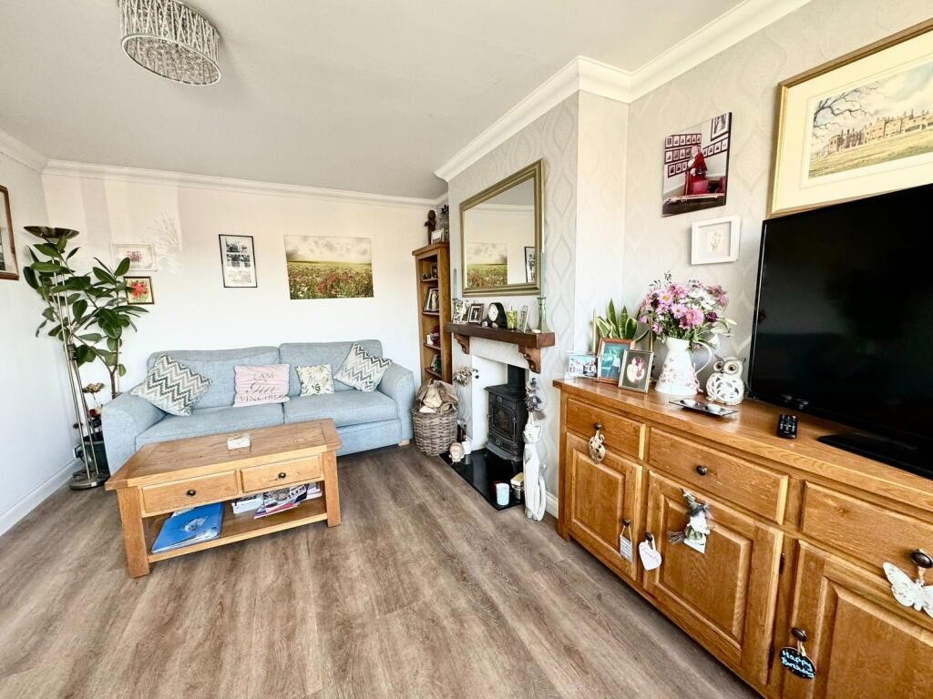 Images for Clare Walk, Higham Ferrers EAID:oscarjamesapi BID:8