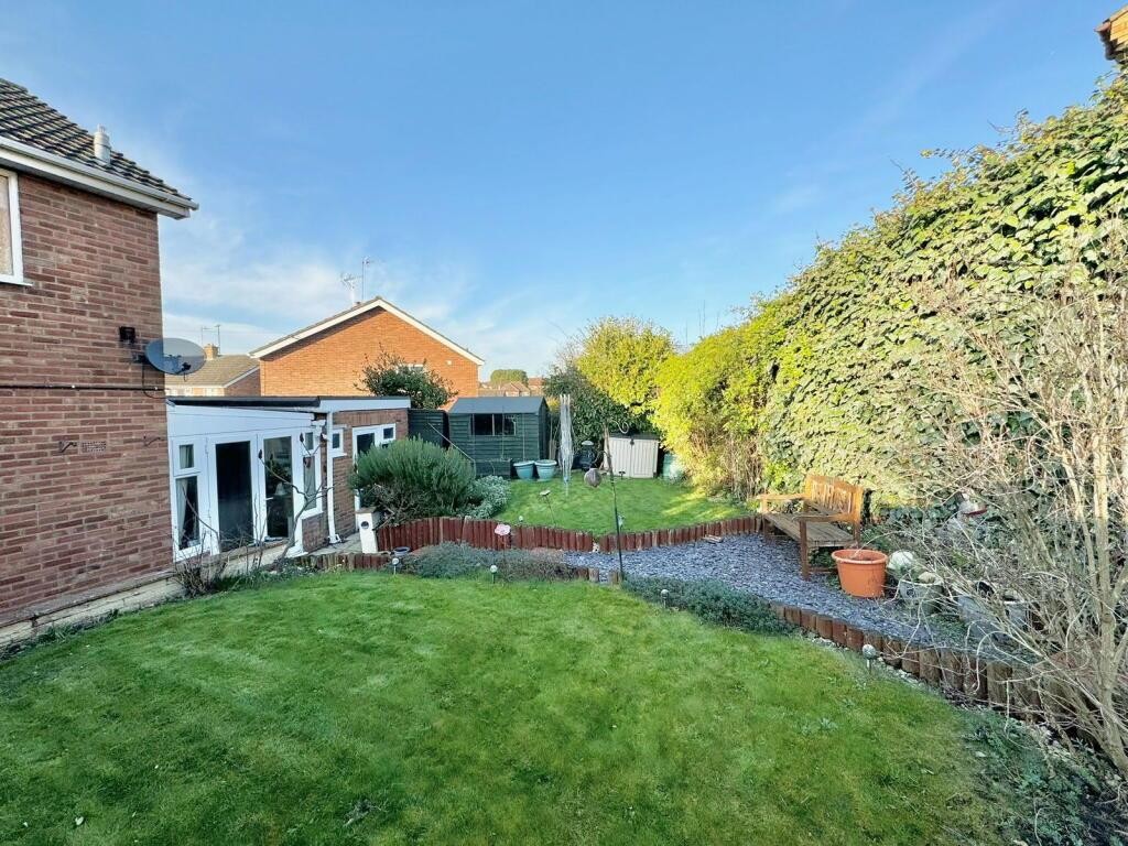 Images for Clare Walk, Higham Ferrers EAID:oscarjamesapi BID:8