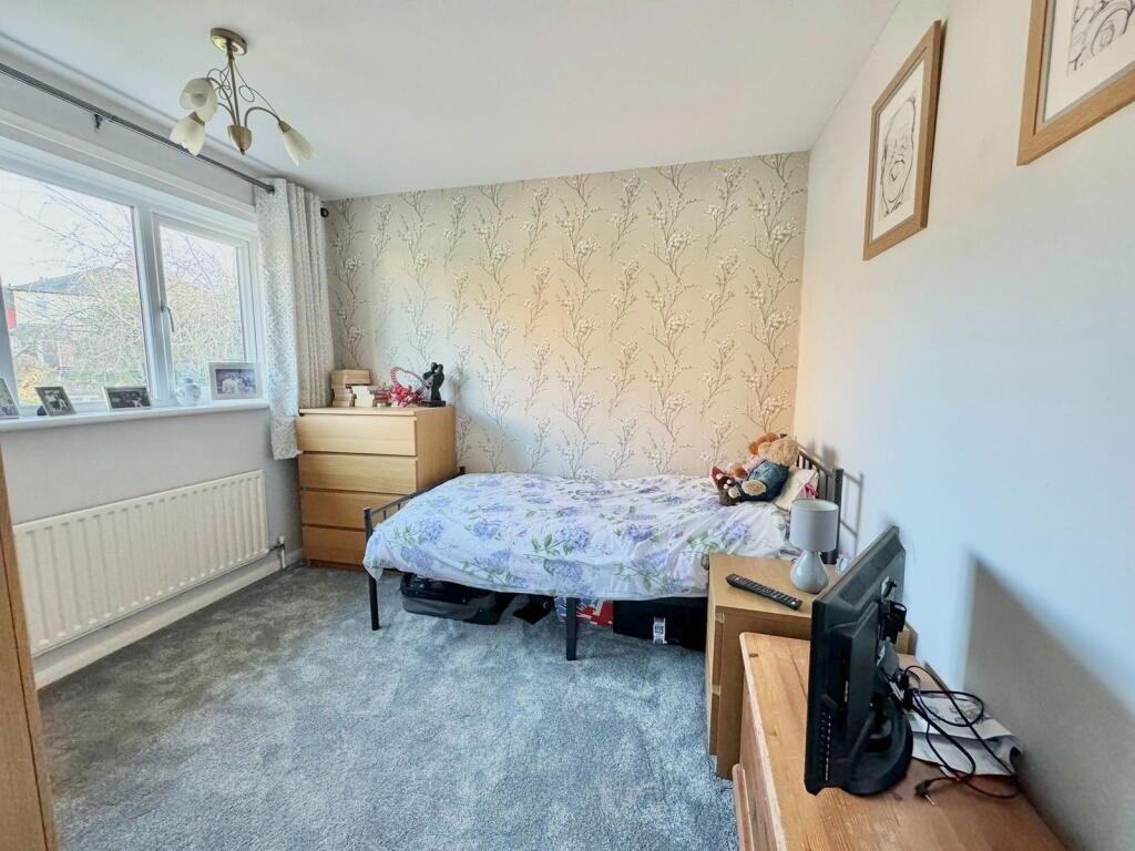 Images for Clare Walk, Higham Ferrers EAID:oscarjamesapi BID:8