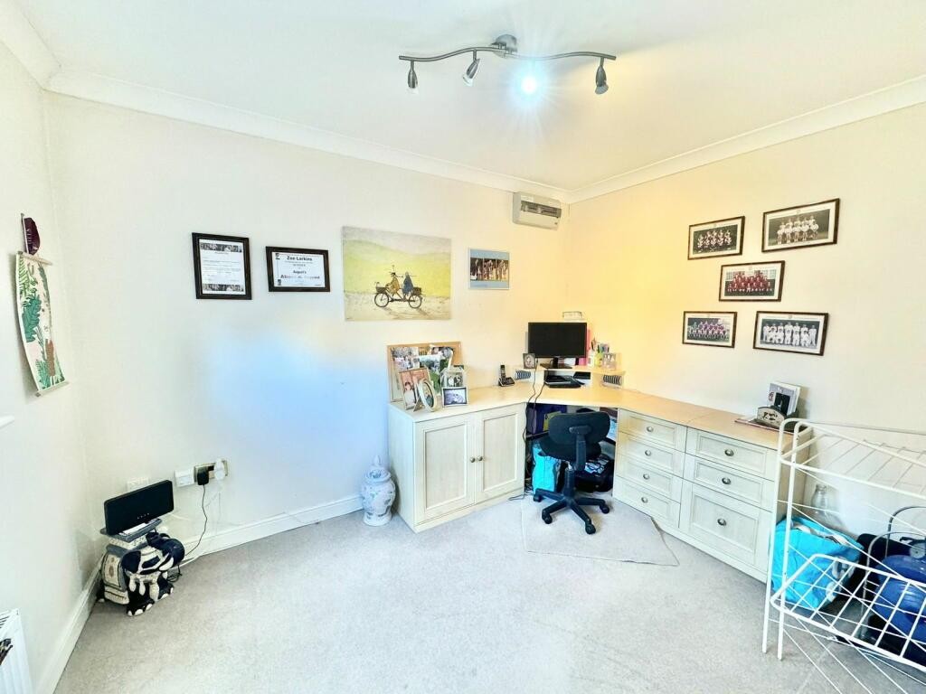 Images for Roman Way, Higham Ferrers EAID:oscarjamesapi BID:8
