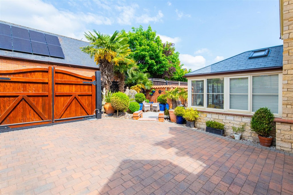 Images for Watervill Way, Little Addington EAID:oscarjamesapi BID:8