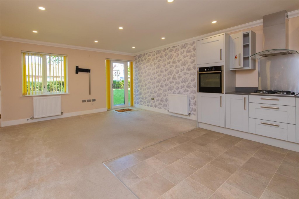 Images for Broad Green, Wellingborough EAID:oscarjamesapi BID:6