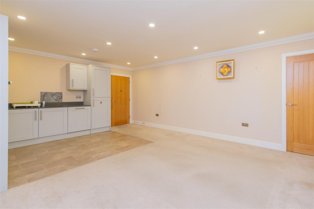 Images for Broad Green, Wellingborough EAID:oscarjamesapi BID:6