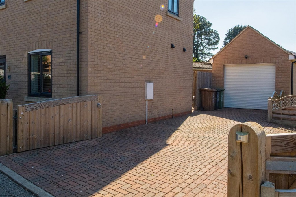 Images for Meadow View, Corby EAID:oscarjamesapi BID:4