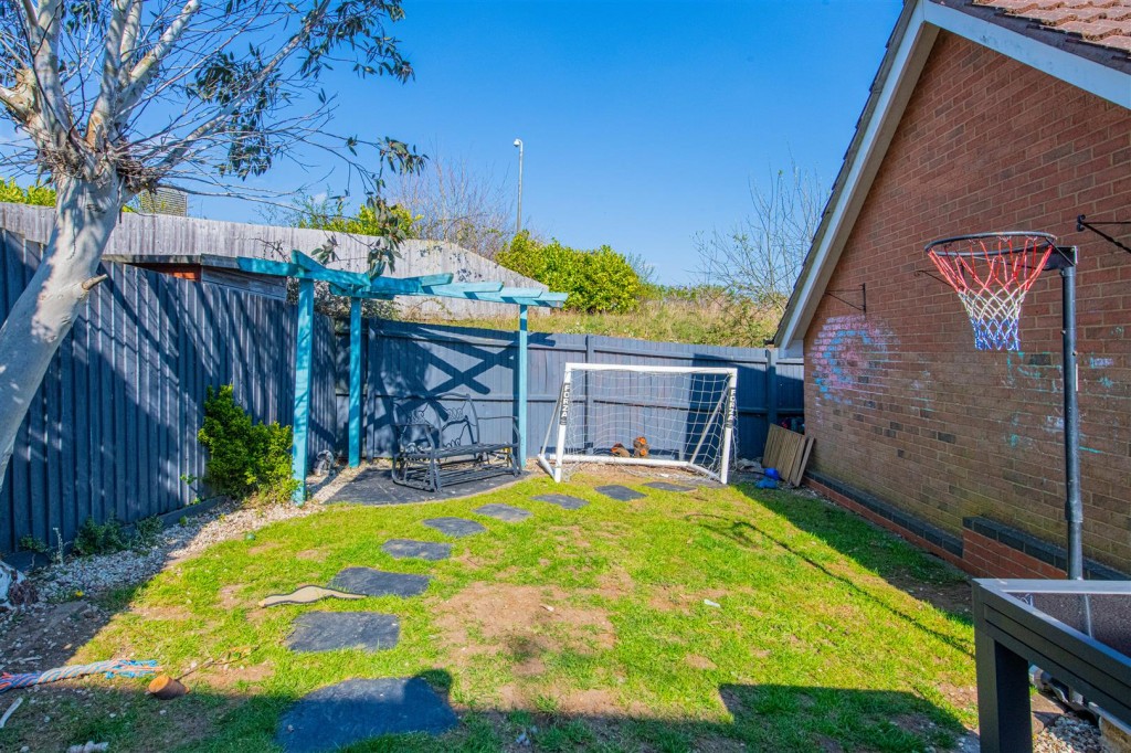 Images for Violet Close, Corby EAID:oscarjamesapi BID:4