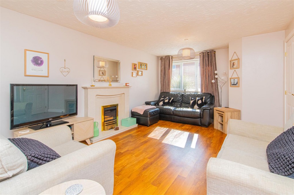 Images for Violet Close, Corby EAID:oscarjamesapi BID:4