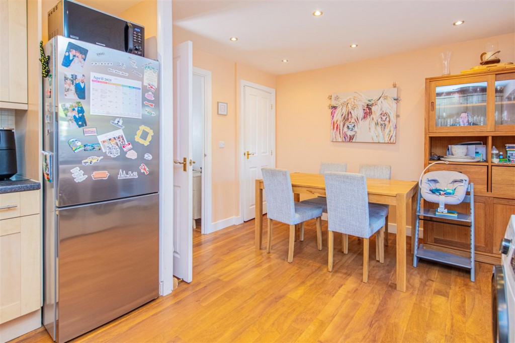 Images for Violet Close, Corby EAID:oscarjamesapi BID:4