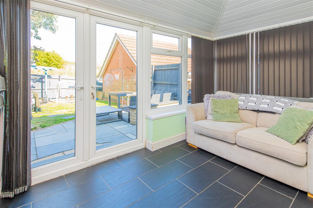Images for Violet Close, Corby EAID:oscarjamesapi BID:4